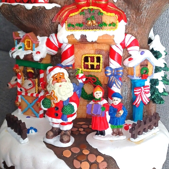 Lighted Santa Workshop Three-Story Tree House Christmas Village - Picture 11 of 17